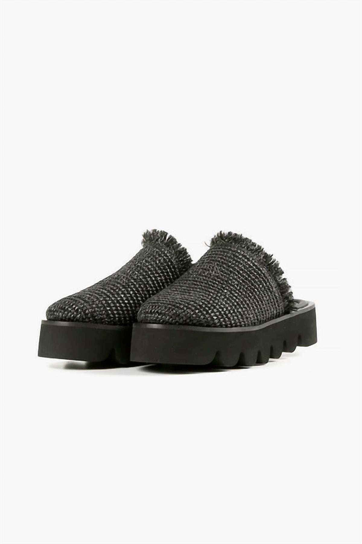 All Black - Women's Raffia Round Lugg Mule