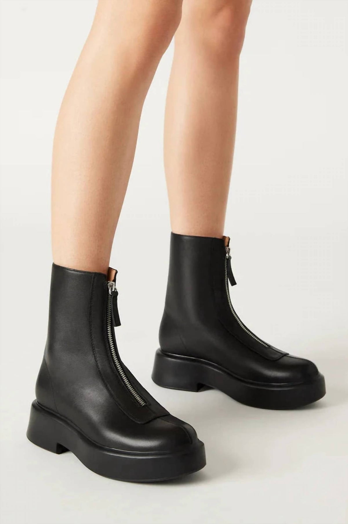 steve-madden-womens-zipper-detail-bootie