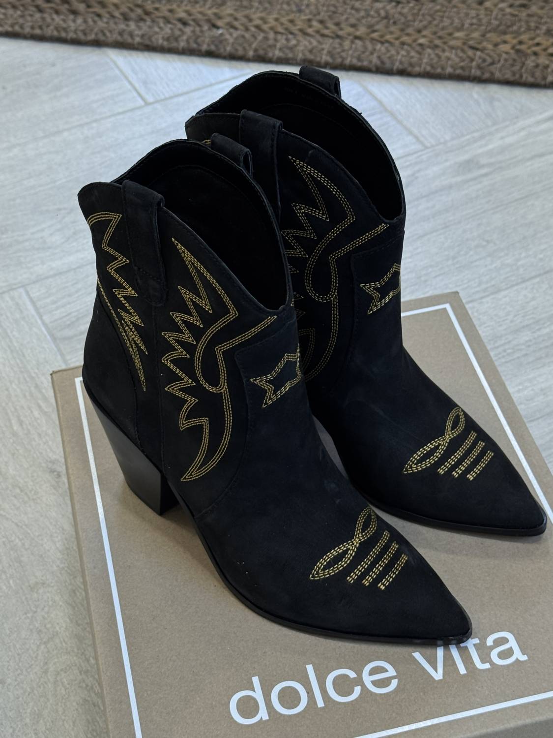 Dolce Vita - Women's Ginni Pointed Toe Booties