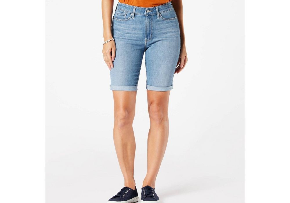 DENIZEN® from Levi's® Women's Mid-Rise 9 Bermuda Jean Shorts Jean Therapy Size 10