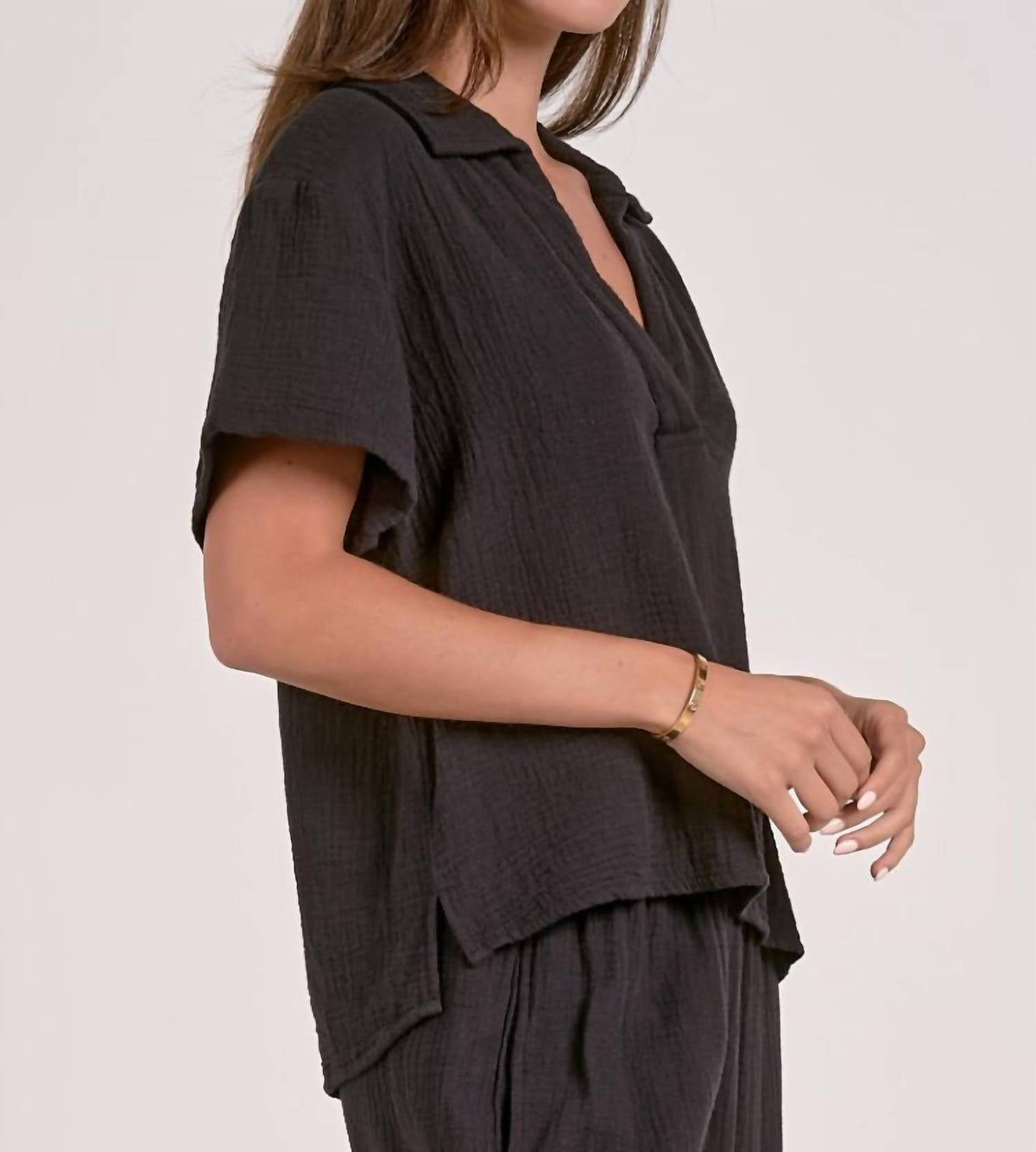Elan - Beachy Gauze V-neck Top