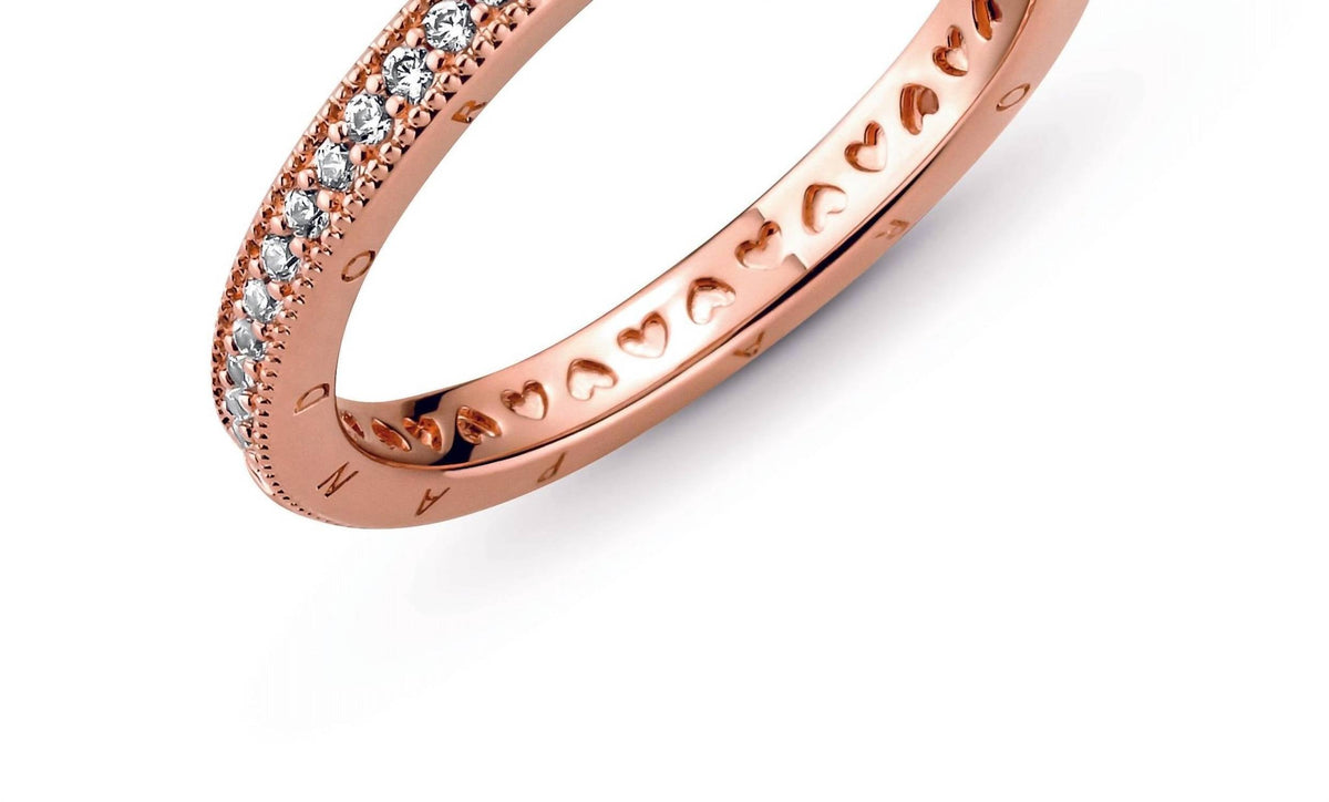 Pandora - Women's Sparkling Overlapping Ring