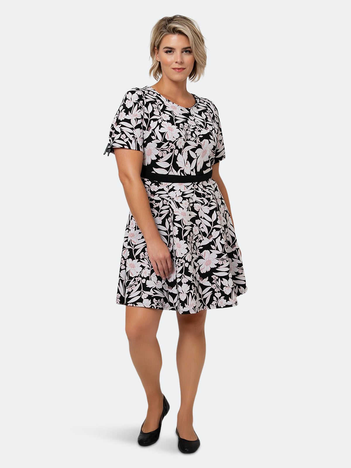Leota Women's Mackenzie Fit and Flare Dress Black Size 3X