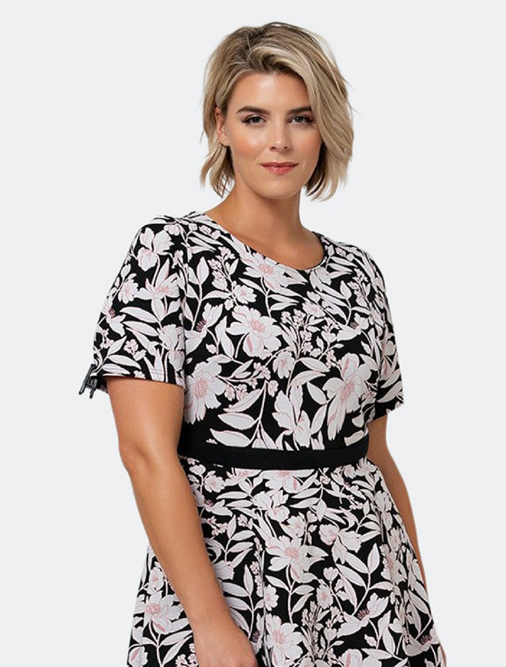 Leota Women's Mackenzie Fit and Flare Dress Black Size 3X