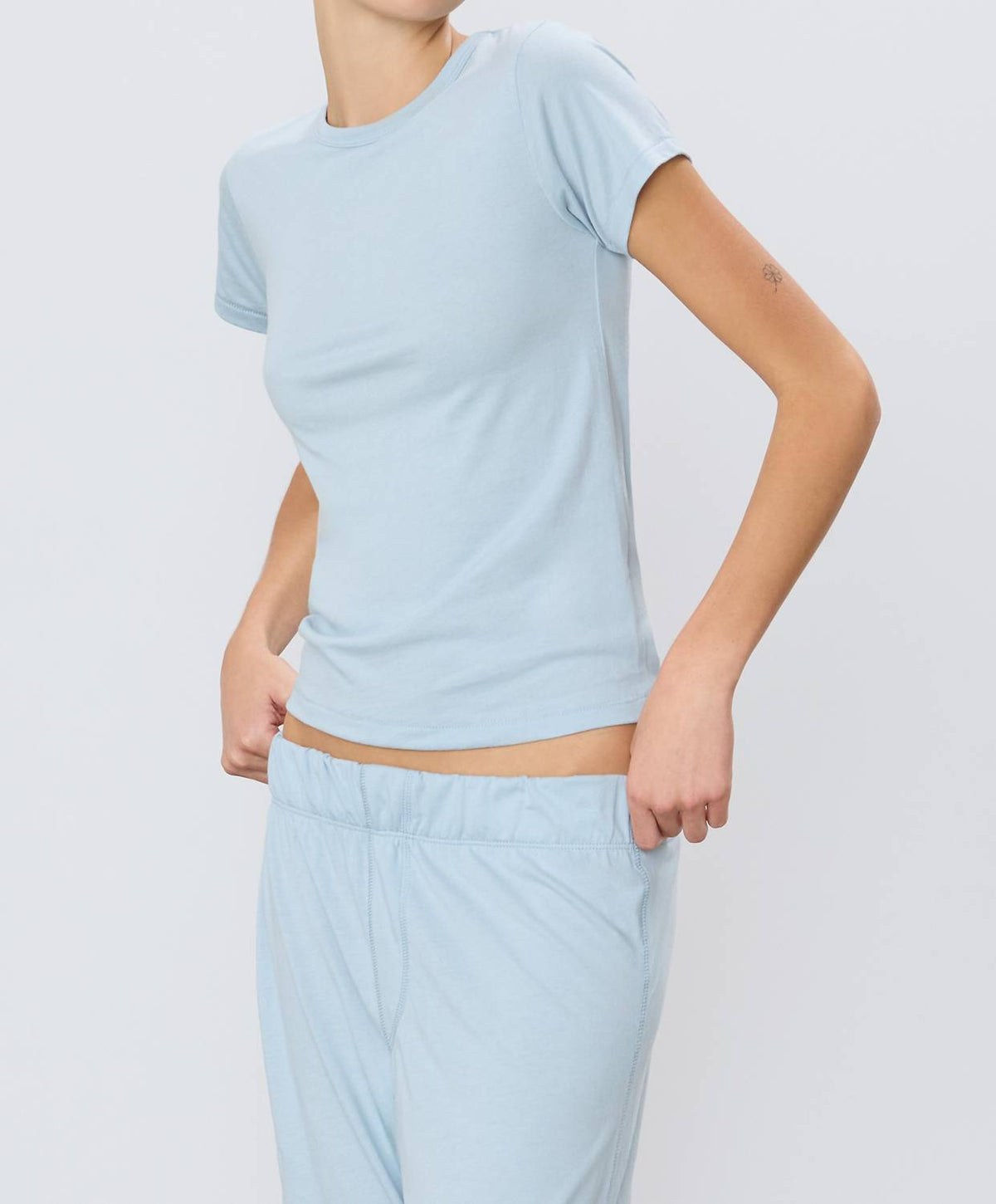 Eterne - Fitted Crewneck Short Sleeve Tee