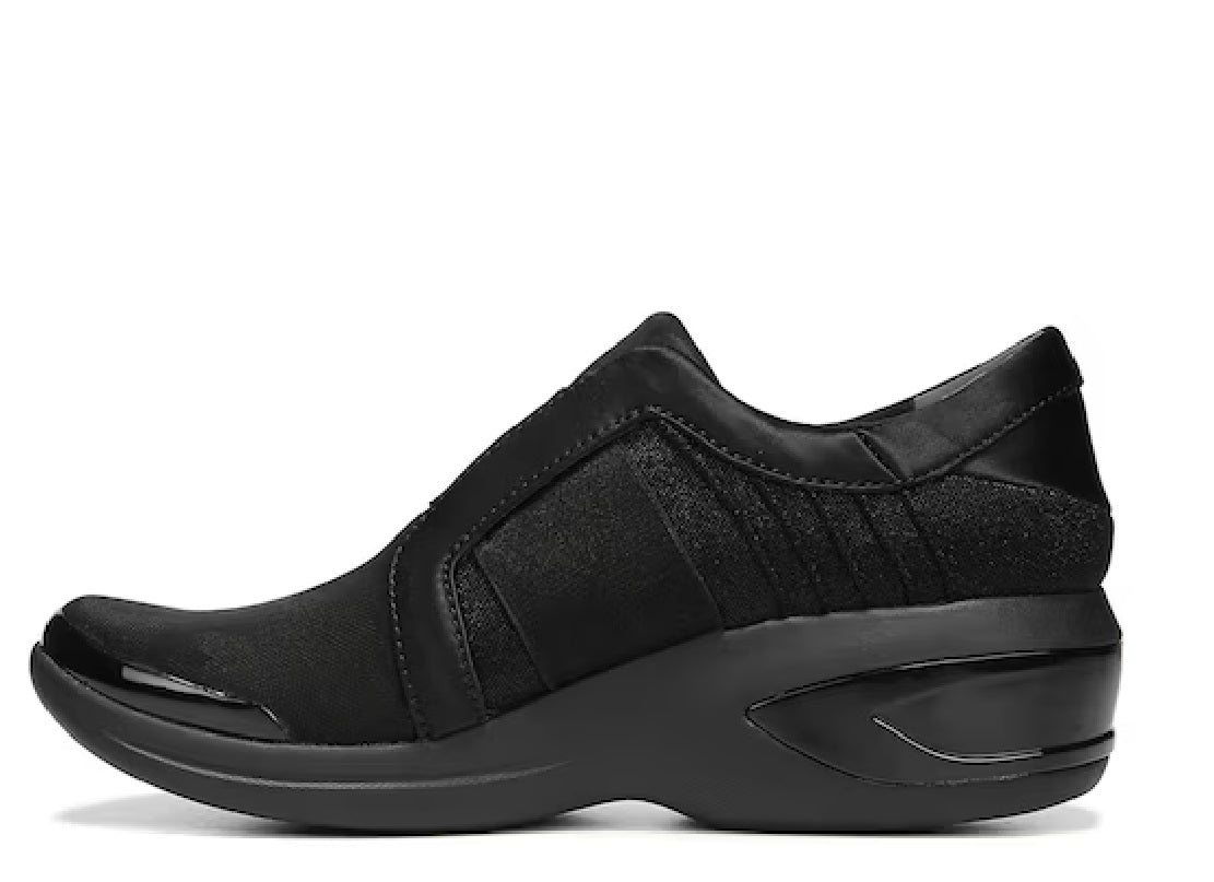 Bzees Women's Flavor Flats Black Size 6.5M