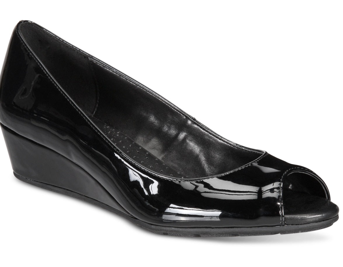 Bandolino Women's Peep Toe Wedge Pump Black Size 5.5 M