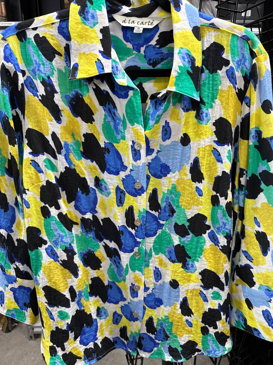 A La Carte - Women's Printed Collared Shirt