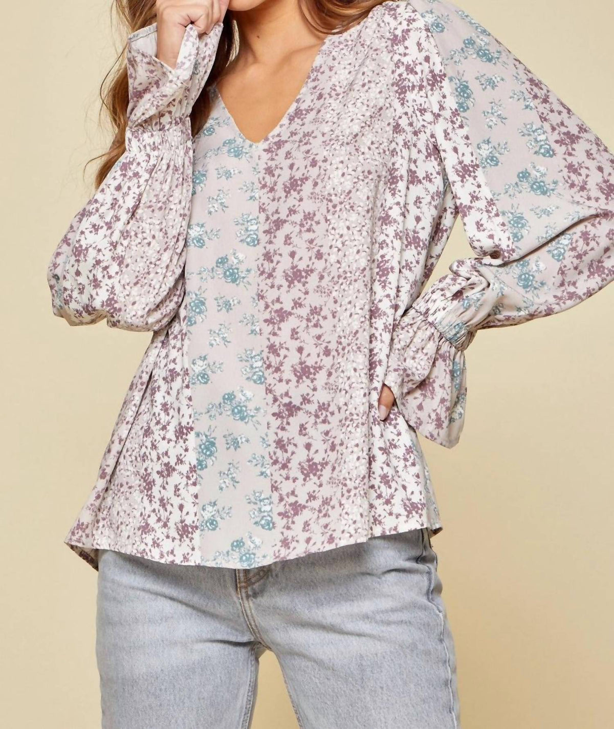 Andree By Unit - Floral Ruffle Sleeve Blouse