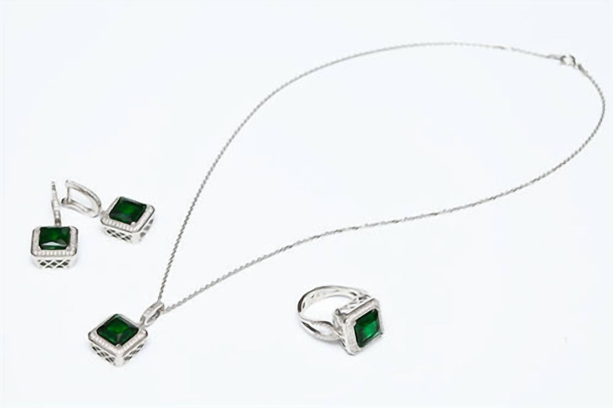 Avenue Chic - Women's Emerald Square Set