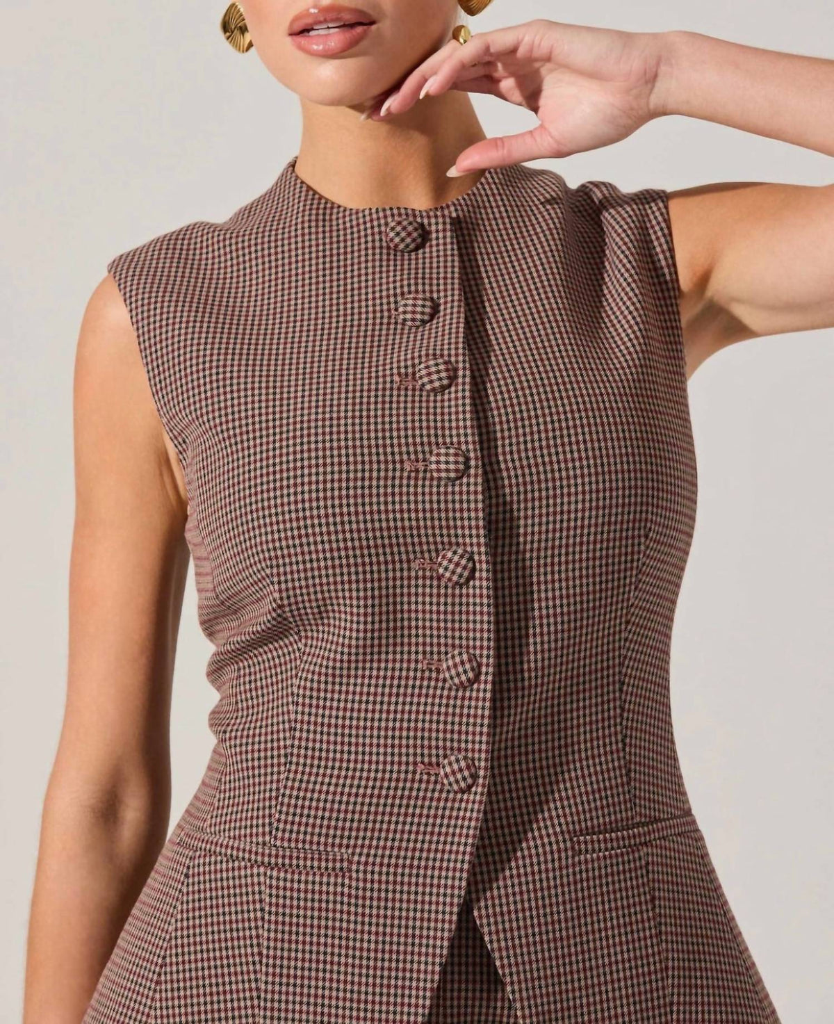 Astr - Gisselle High Neck Cutaway Vest