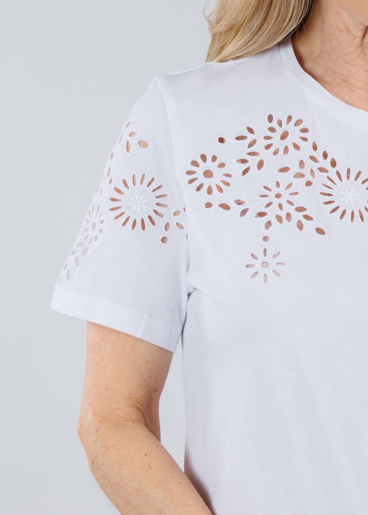Elliott Lauren - Eyelet Tee