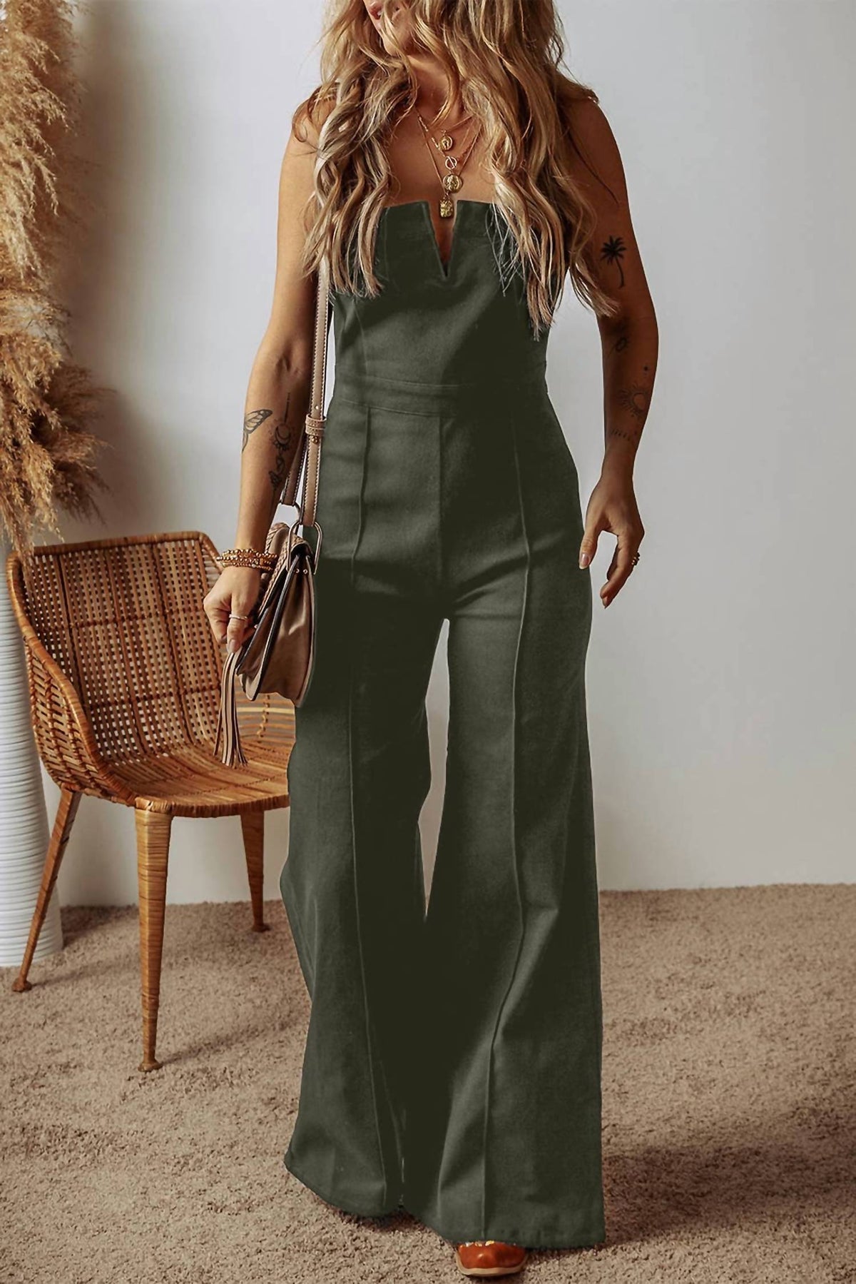 1 The Woman - Seamed Zipper Spaghetti Strap Flared Jumpsuit