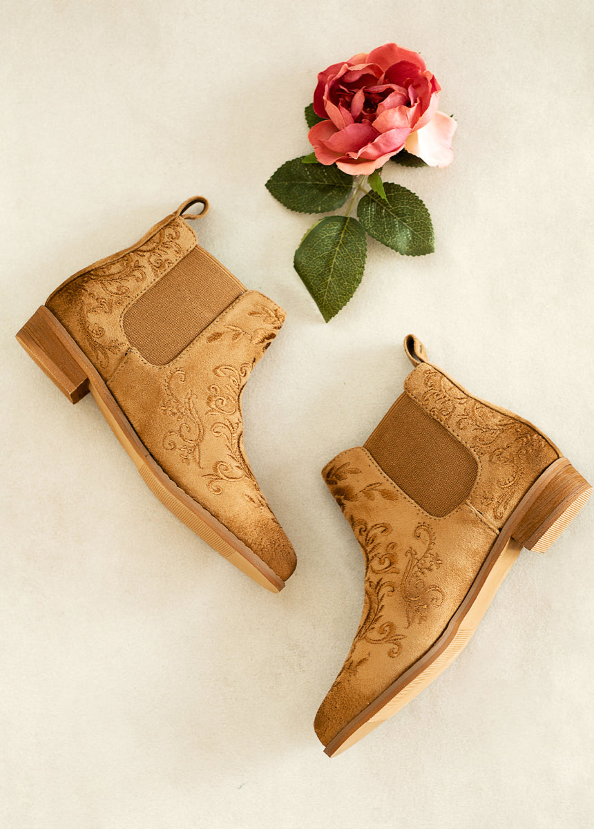 Joyfolie Chelsey Boot in Nutmeg - Size: 8T